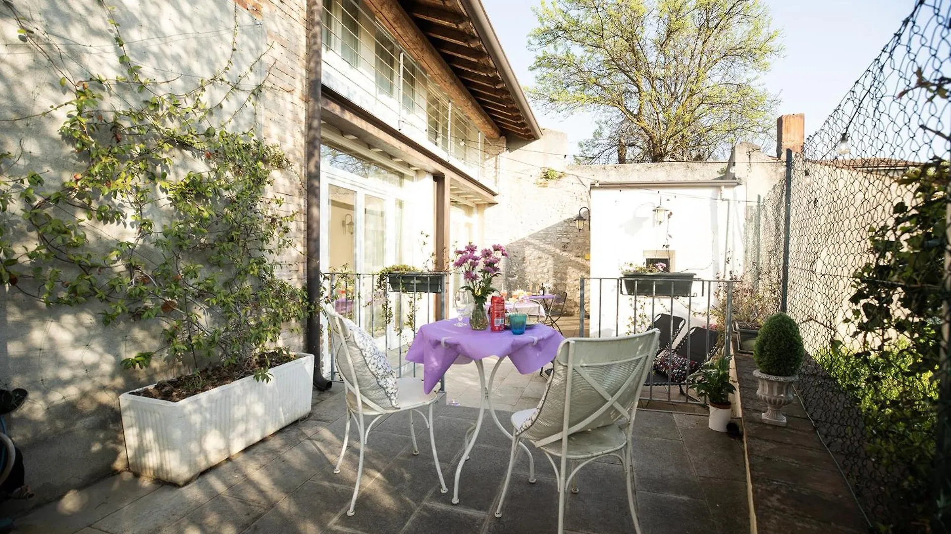 Relais La Rocca Solferino Bed & Breakfast